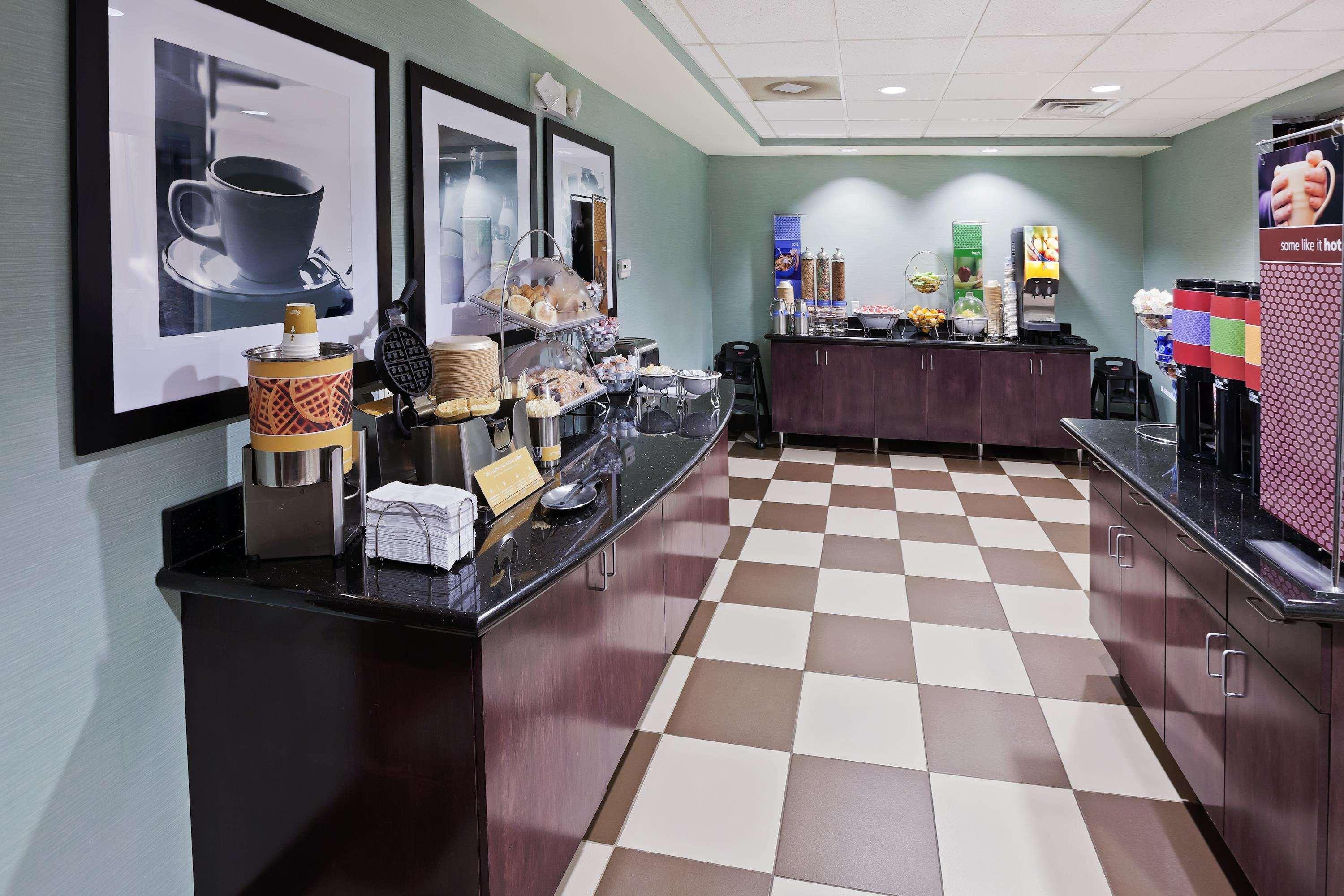Hampton Inn & Suites Либерал Экстерьер фото