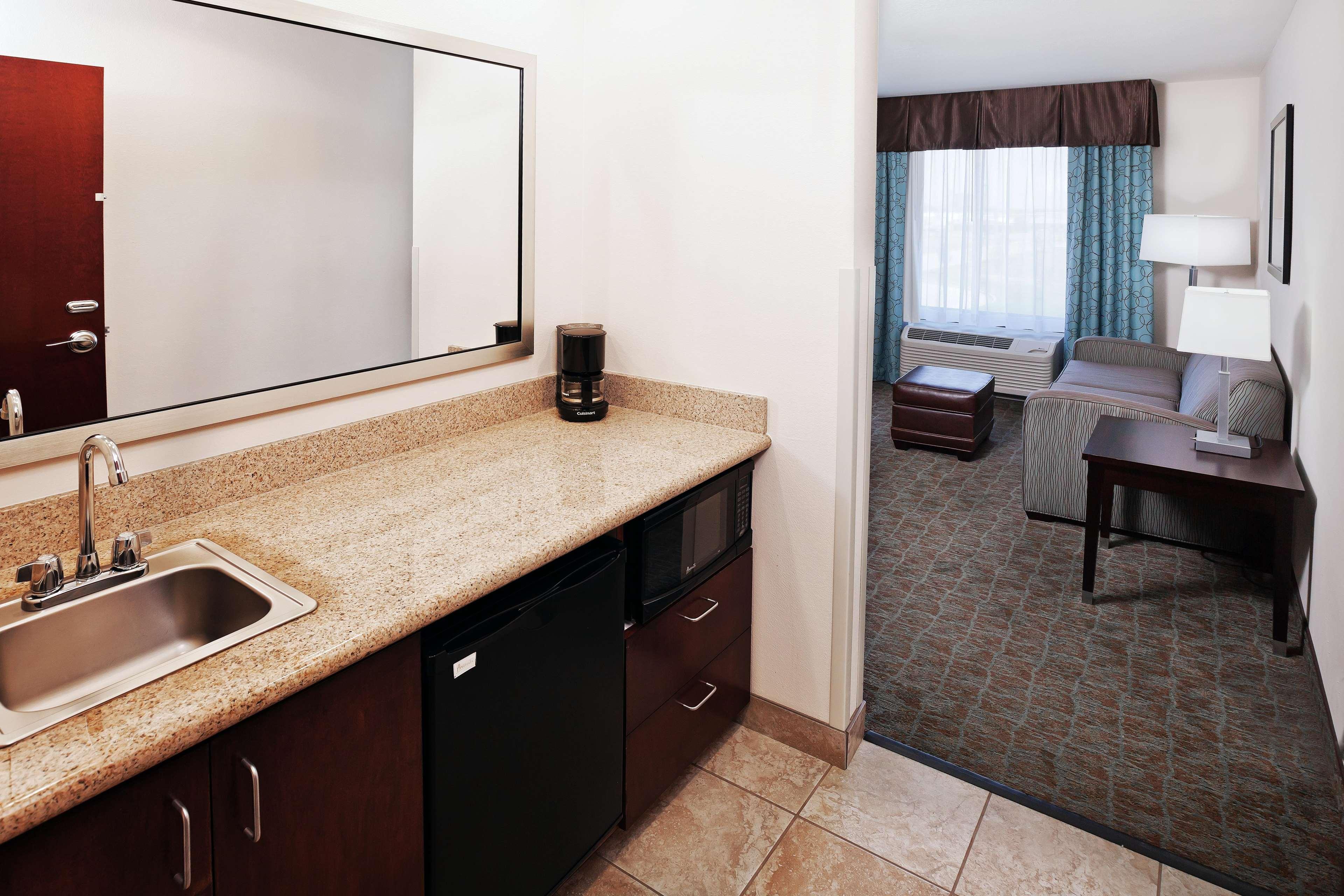 Hampton Inn & Suites Либерал Экстерьер фото