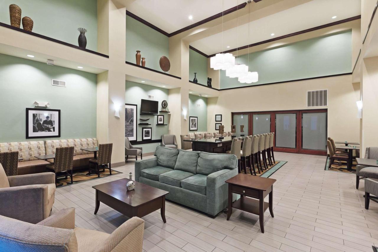 Hampton Inn & Suites Либерал Экстерьер фото